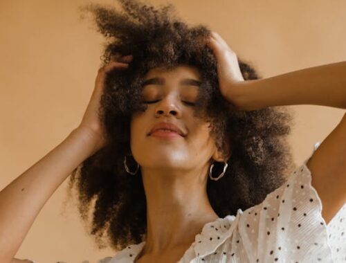 Jak dobierać kolczyki koła?