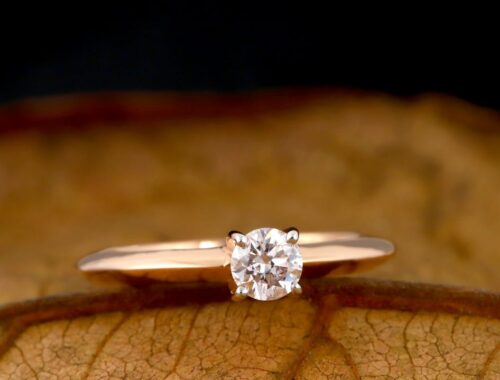 diamentowy pierścionek prosty i elegancki